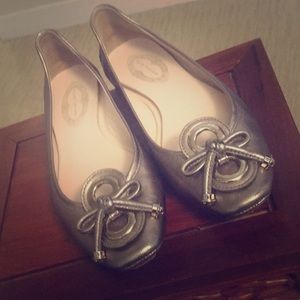 Elie Tahari Flats Shoe
